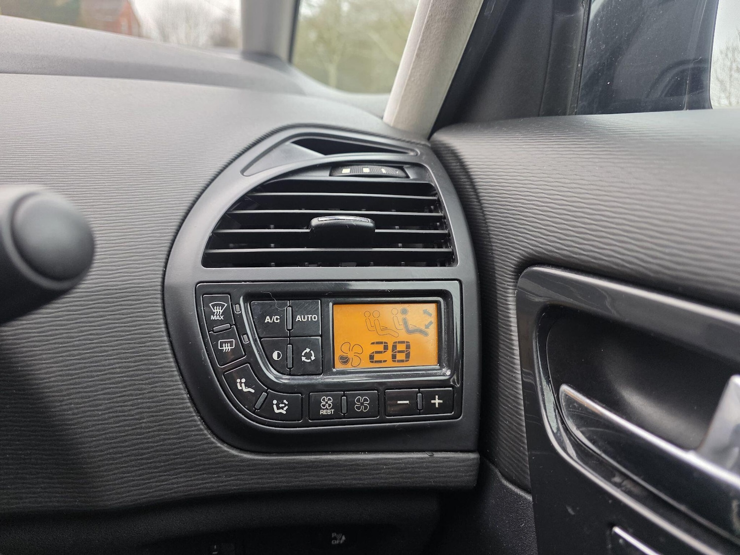 Used Citroen Grand C4 Picasso for sale - 77809115: Photo 30