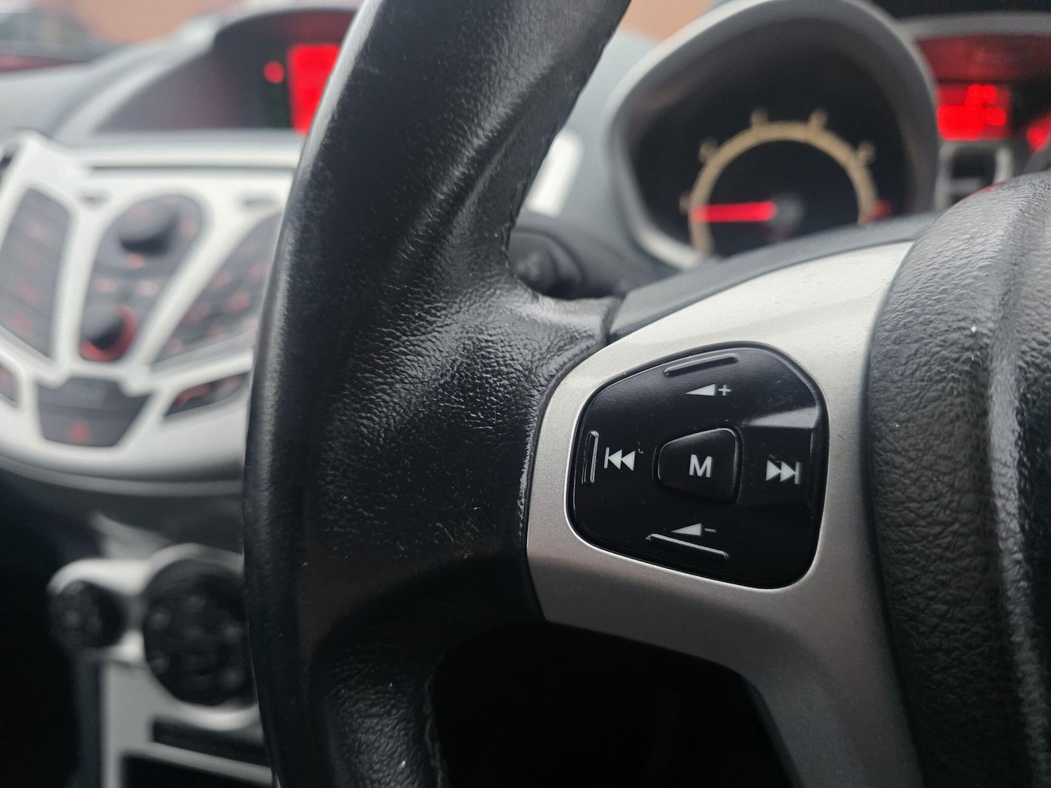 Used Ford Fiesta 2011 for sale - 77440501: Photo 23