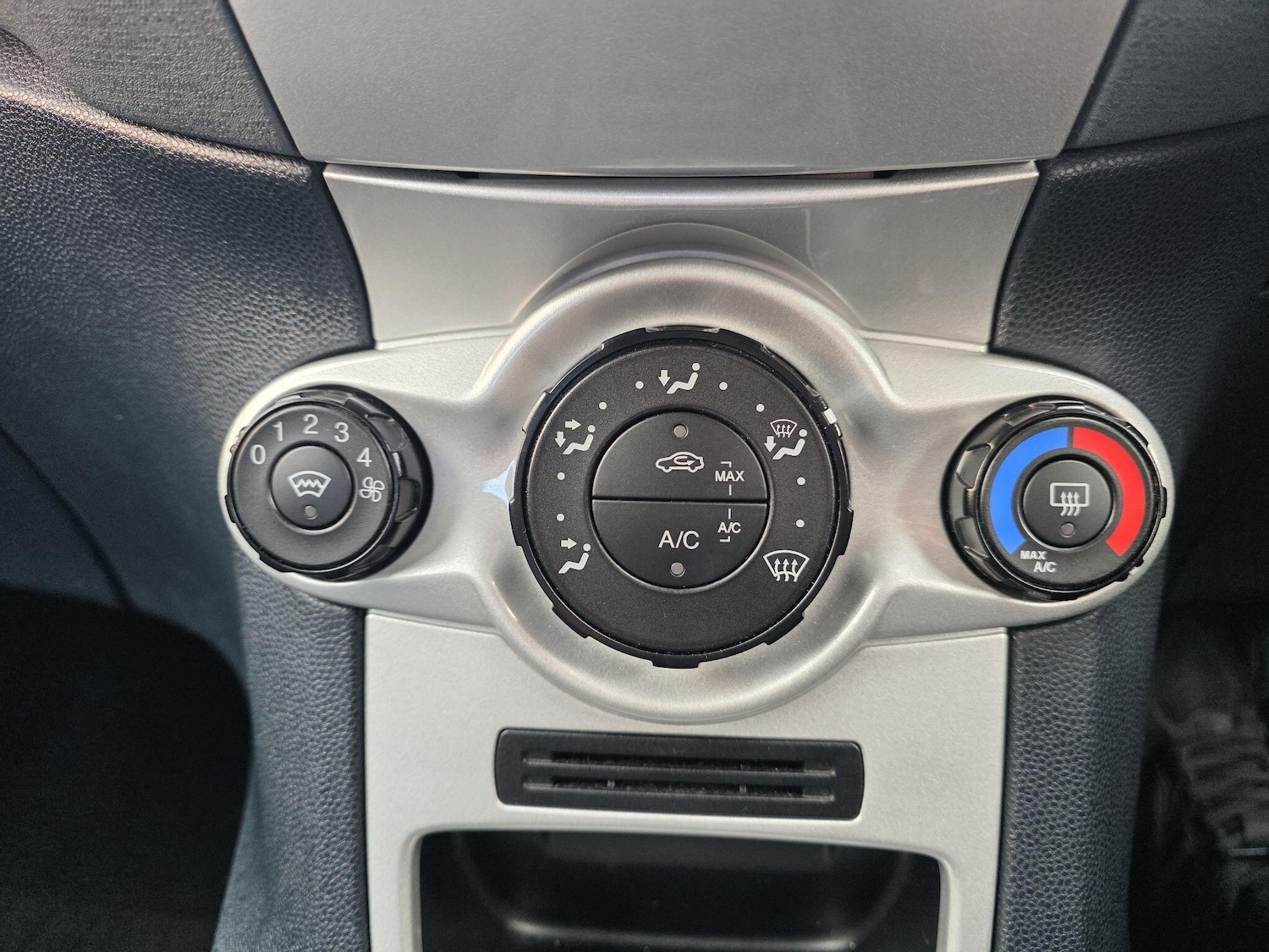 Used Ford Fiesta 2011 for sale - 76381201: Photo 33