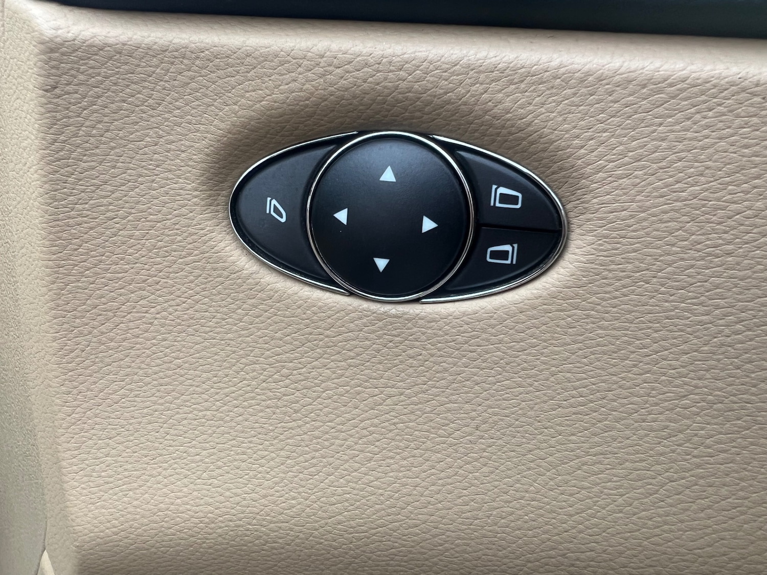 Used Mercedes-Benz CLS 2010 for sale - 76497705: Photo 20