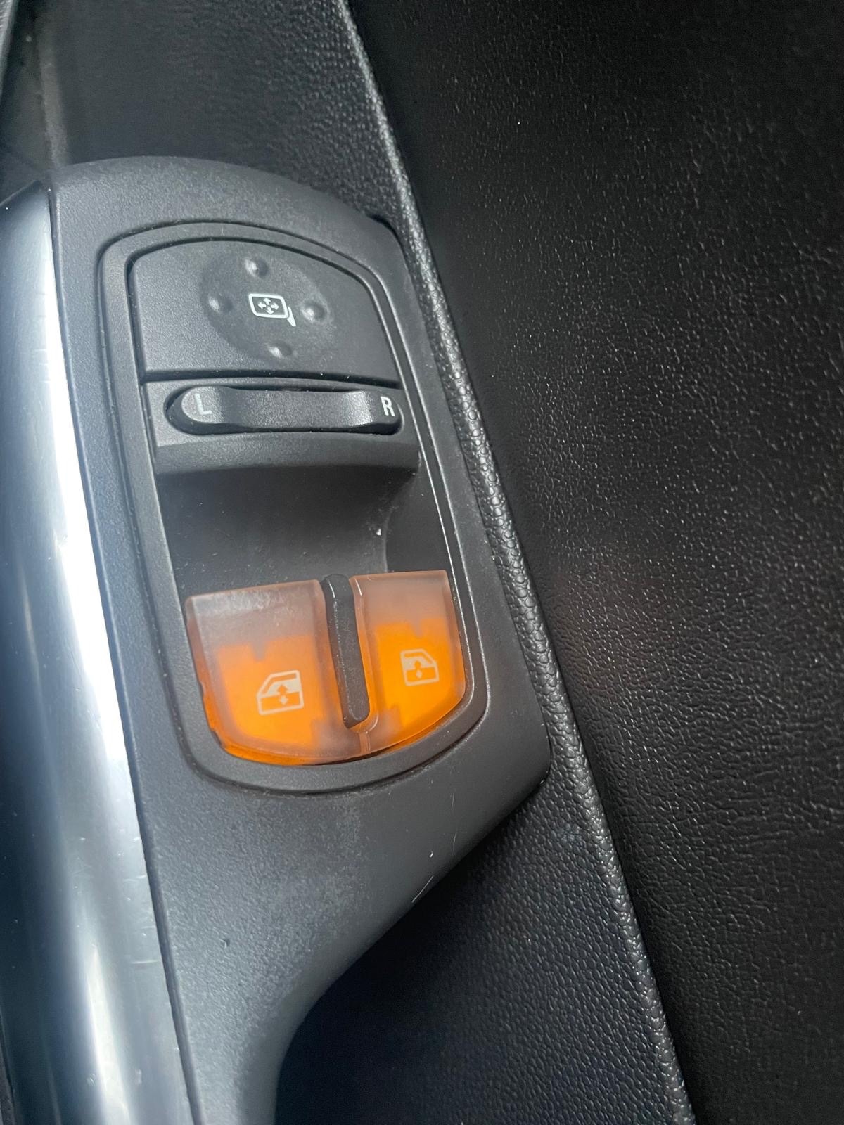 Used Vauxhall Corsa 2013 for sale - 77320179: Photo 16