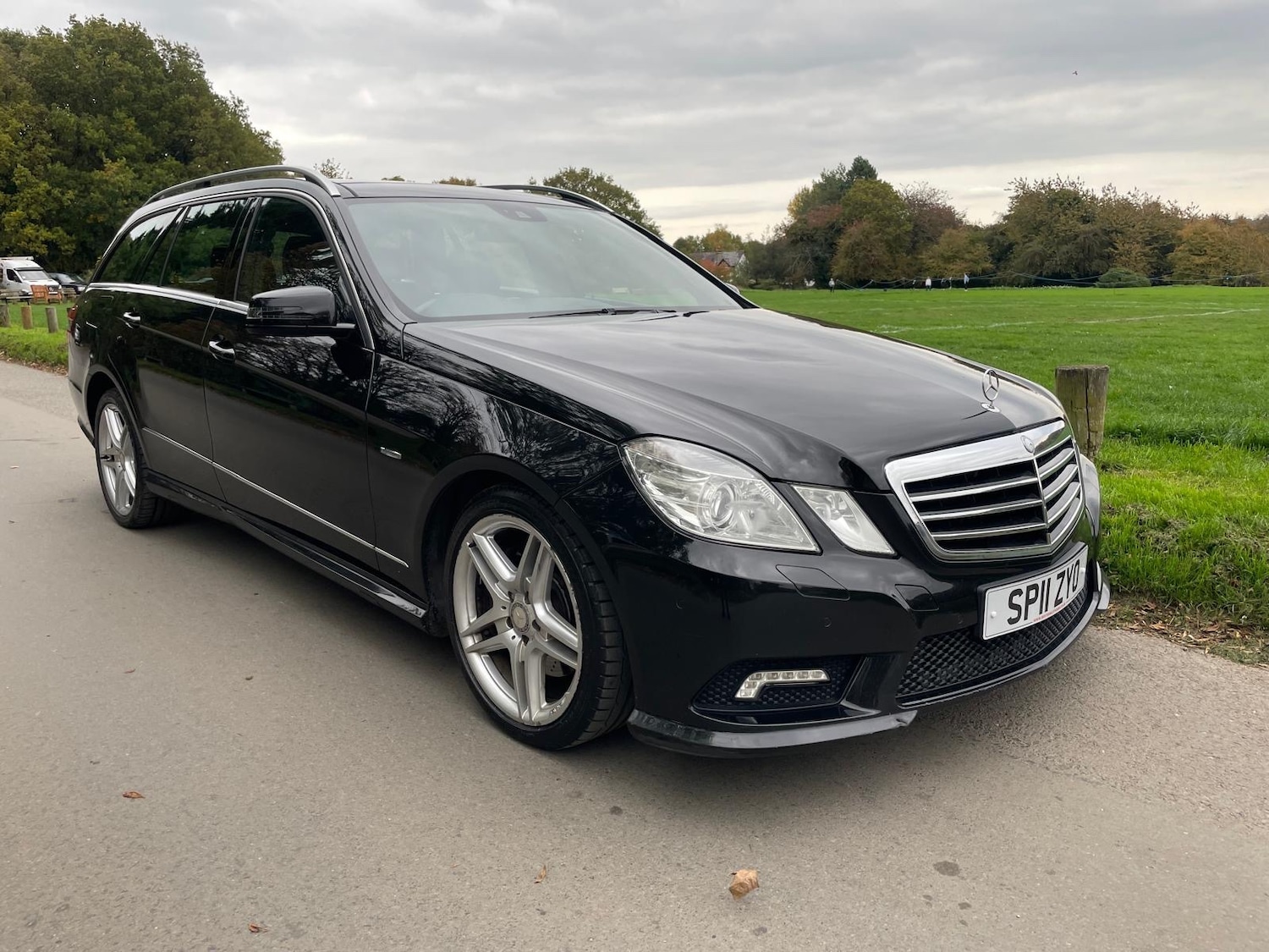 Used Mercedes-Benz E Class 2011 for sale - 76314222: Photo 1