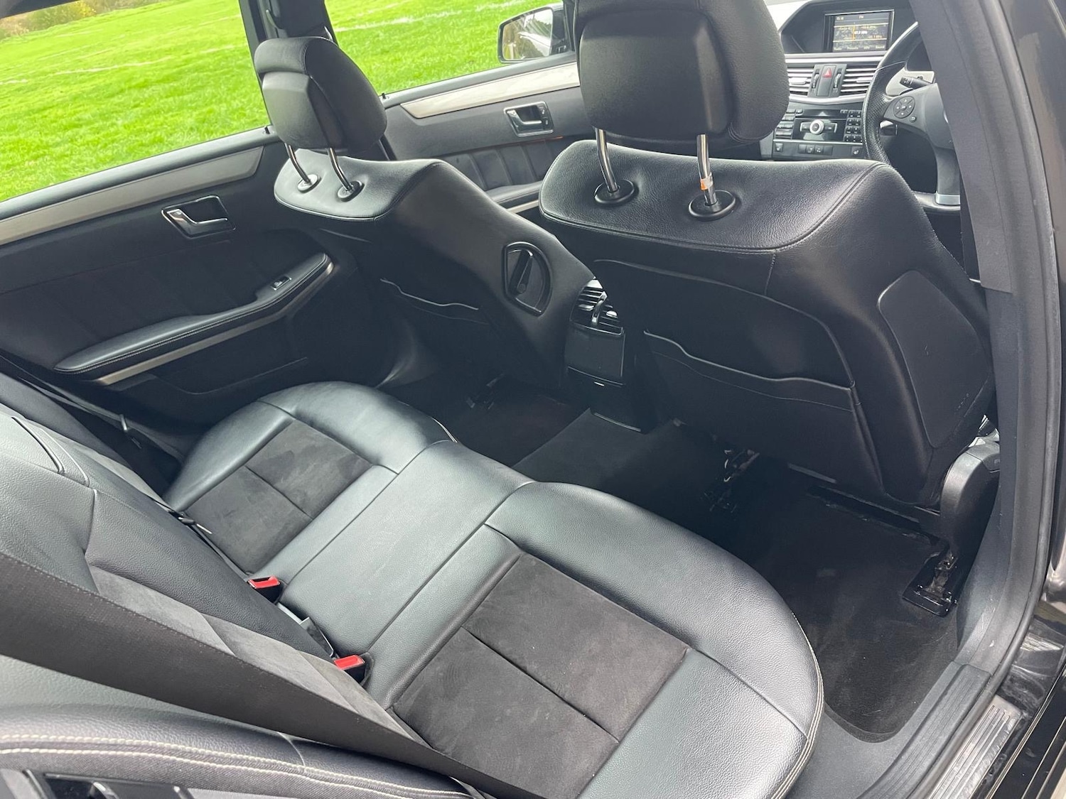 Used Mercedes-Benz E Class 2011 for sale - 76314222: Photo 10