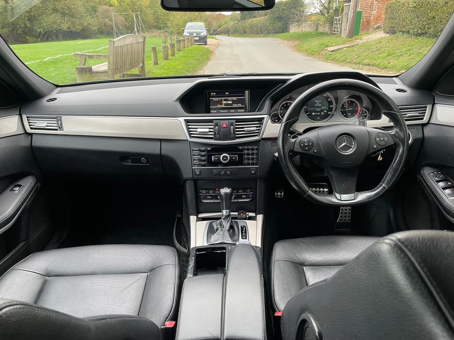 Used Mercedes-Benz E Class 2011 for sale - 76314222: Photo 13