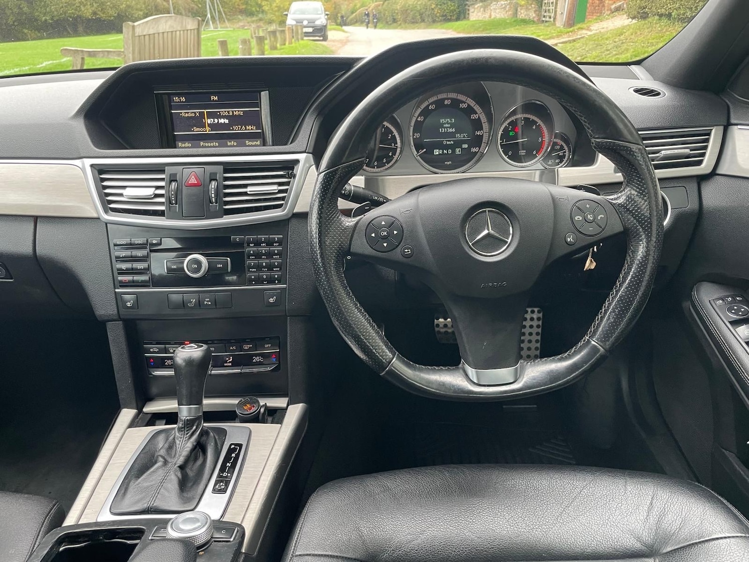 Used Mercedes-Benz E Class 2011 for sale - 76314222: Photo 14