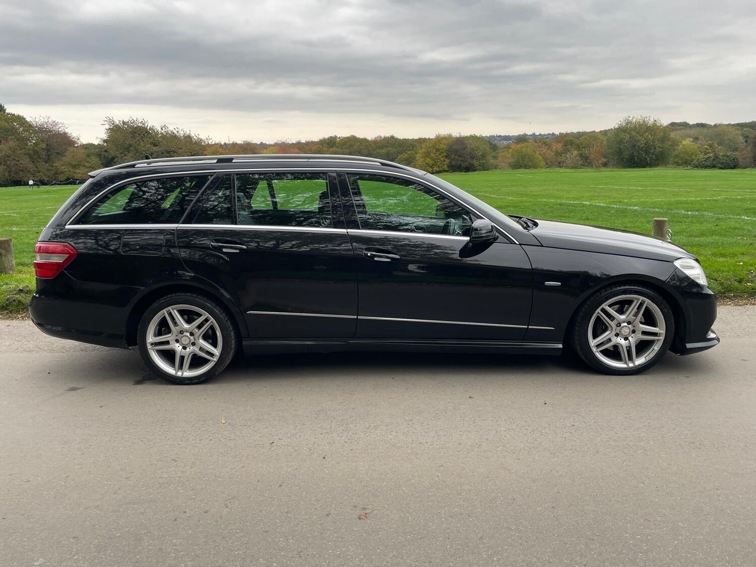 Used Mercedes-Benz E Class 2011 for sale - 76314222: Photo 8