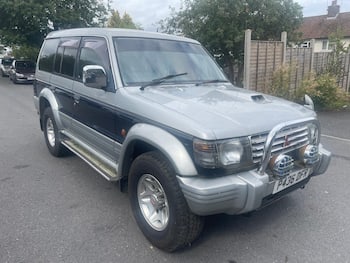 Mitsubishi Pajero feature image