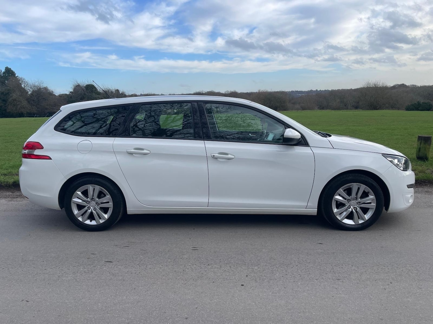 Used Peugeot 308 2014 for sale - 77312240: Photo 8