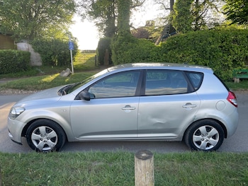 Used Kia Ceed 2010 for sale - 78571759: Photo