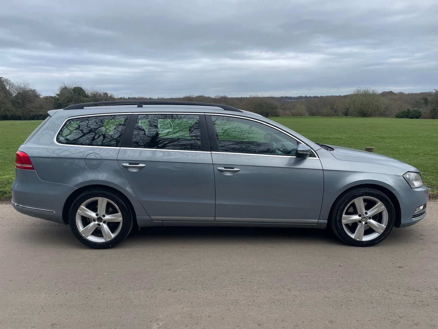 Used Volkswagen Passat 2011 for sale - 77897916: Photo 8