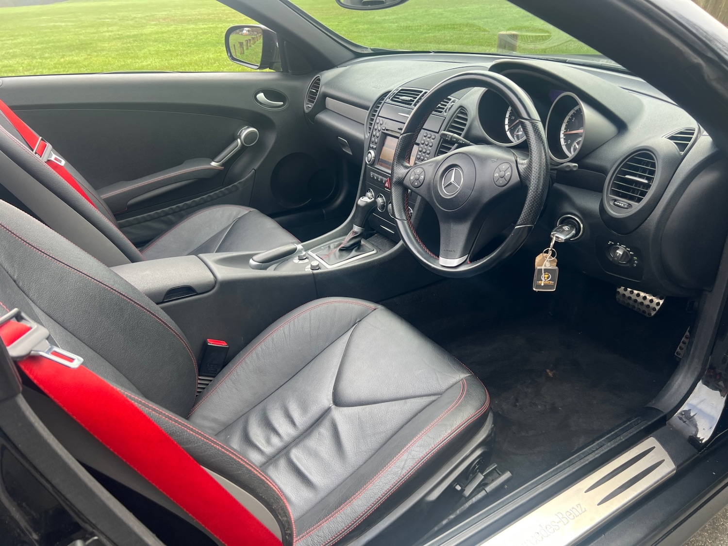 Used Mercedes-Benz SLK 2010 for sale - 77548386: Photo 14