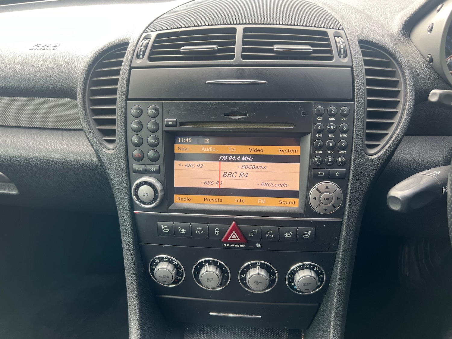 Used Mercedes-Benz SLK 2010 for sale - 77548386: Photo 19