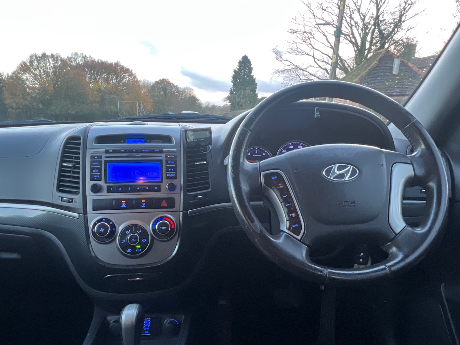 Used Hyundai Santa Fe 2010 for sale - 76780090: Photo 15