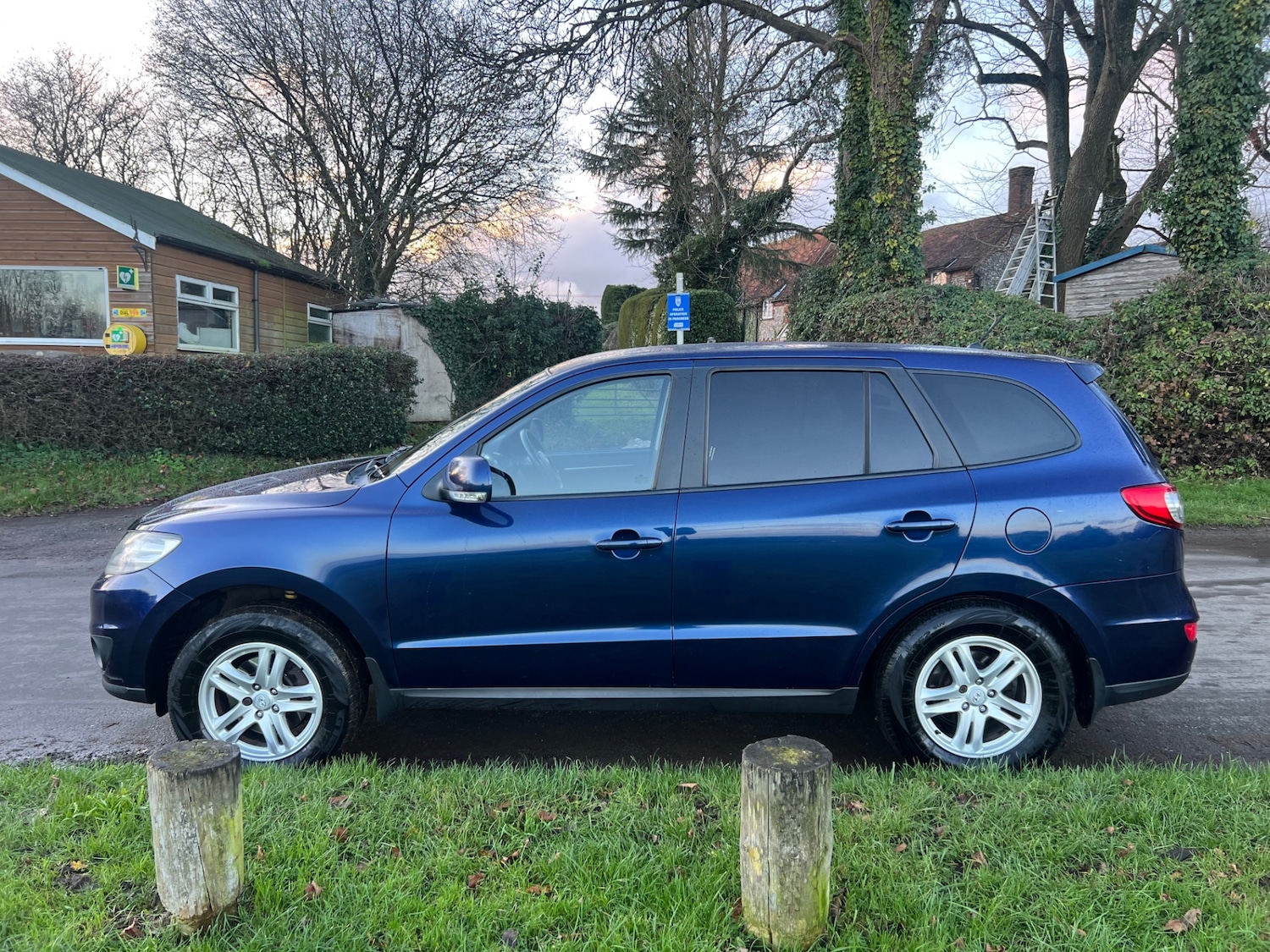 Used Hyundai Santa Fe 2010 for sale - 76780090: Photo 4
