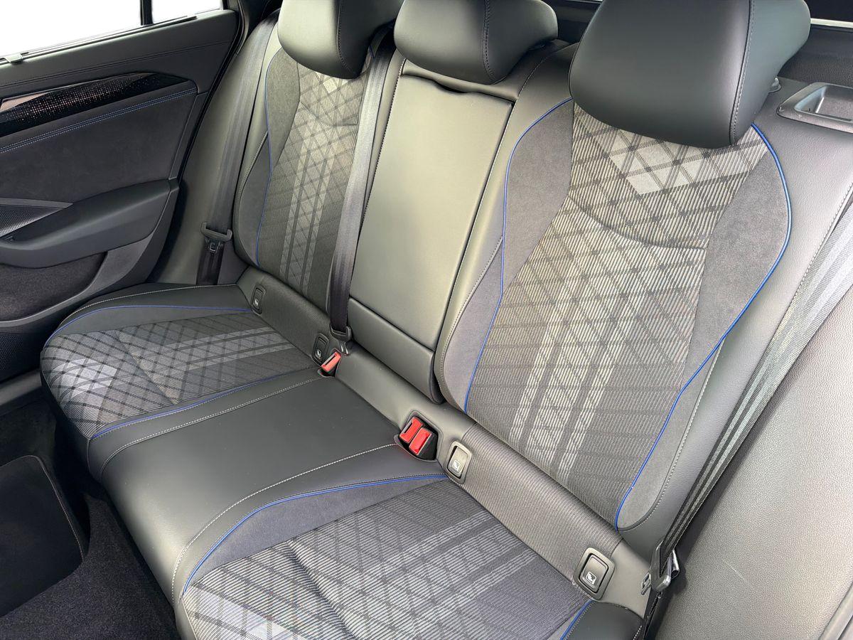 Used Volkswagen Passat 2025 for sale - 76401590: Photo 10