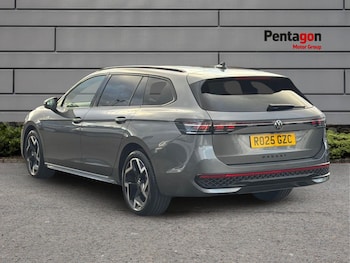 Used Volkswagen Passat 2025 for sale - 76401590: Photo