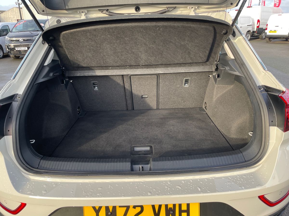 Used Volkswagen T-Roc 2023 for sale - 77101296: Photo 11