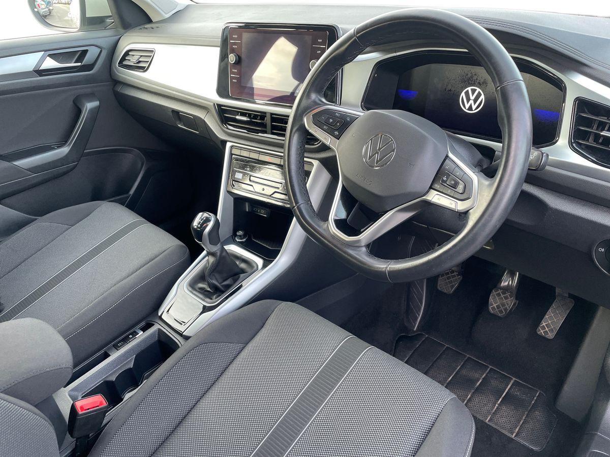 Used Volkswagen T-Roc 2023 for sale - 77101296: Photo 5