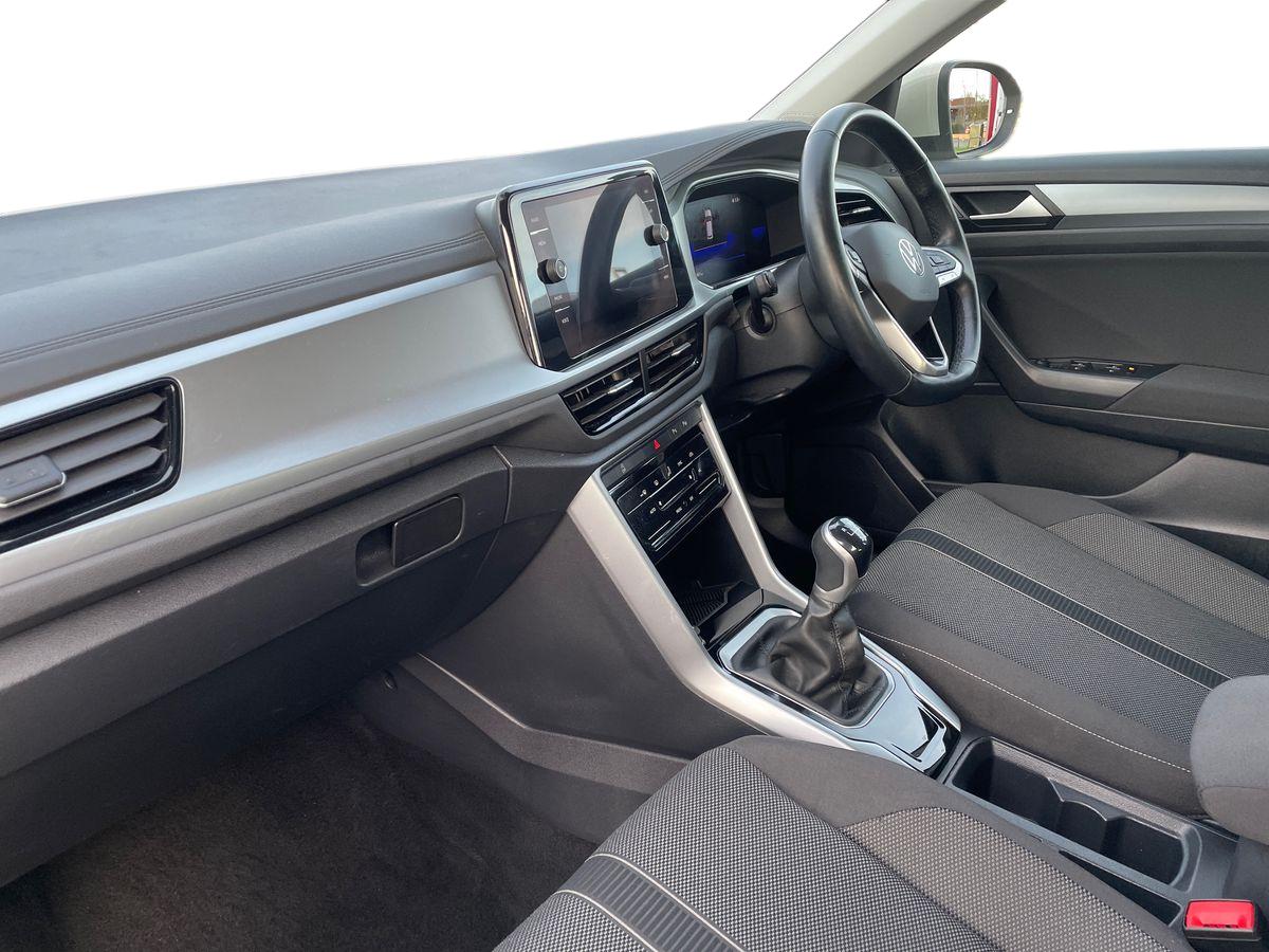 Used Volkswagen T-Roc 2023 for sale - 77101296: Photo 8