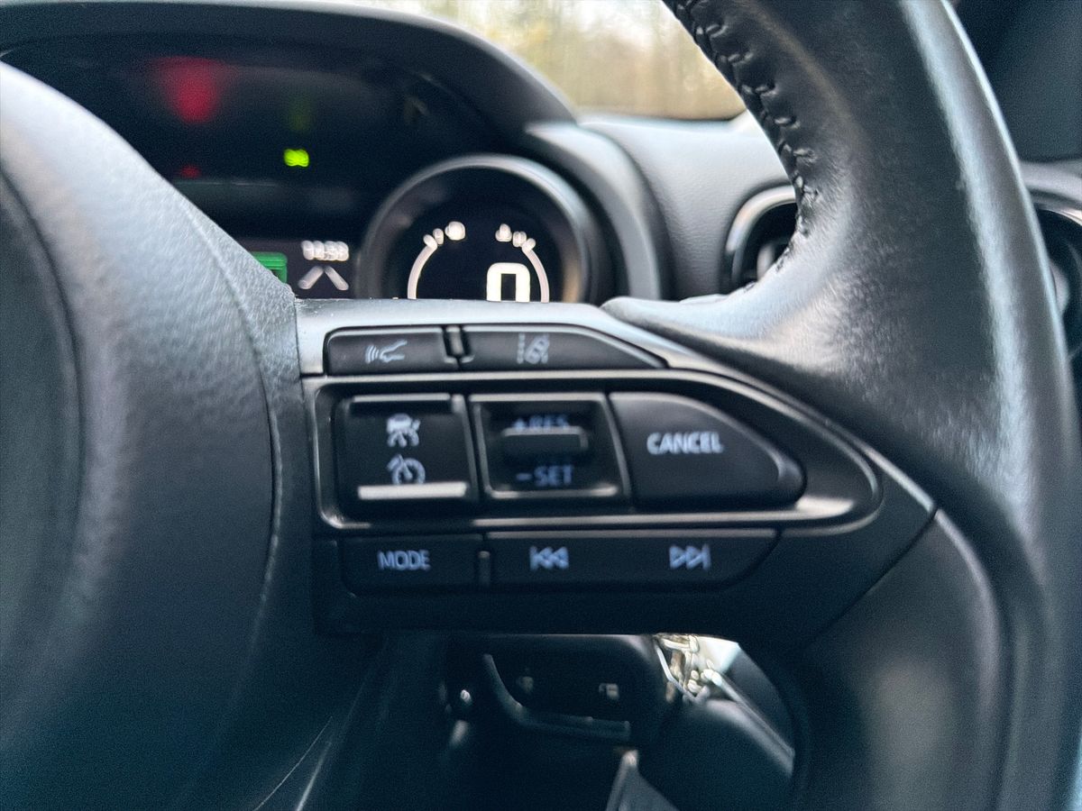 Used Toyota Yaris 2022 for sale - 76892946: Photo 19