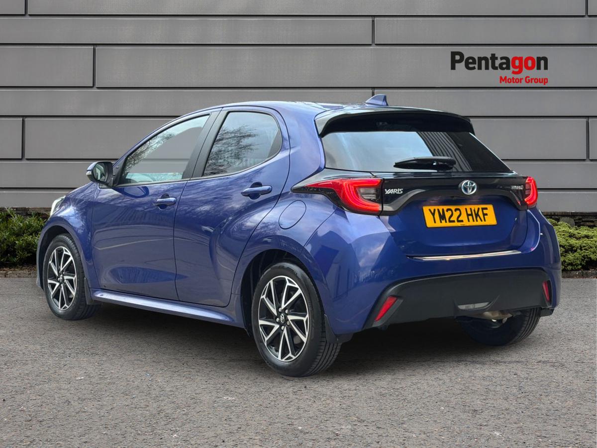 Used Toyota Yaris 2022 for sale - 76892946: Photo 2