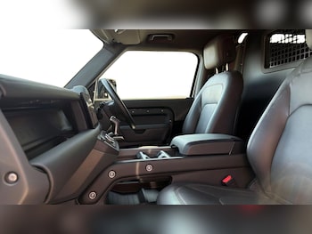 Used Land Rover Defender 2024 for sale - 79235763: Photo