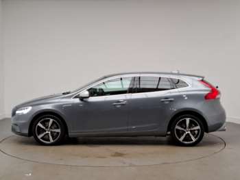 Used Volvo V40 2019 for sale - 75152061: Photo