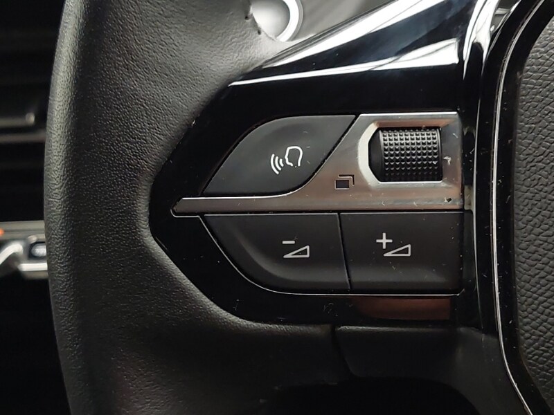 Used Peugeot 2008 2022 for sale - 78140101: Photo 18