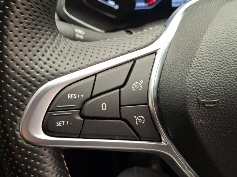 Used Renault Captur 2021 for sale - 77999473: Photo 17