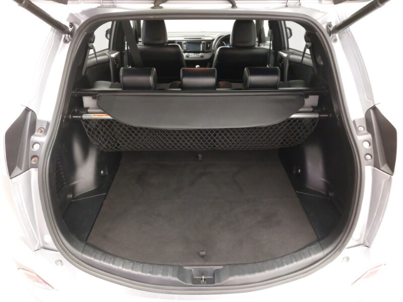 Used Toyota RAV4 2017 for sale - 77847229: Photo 8