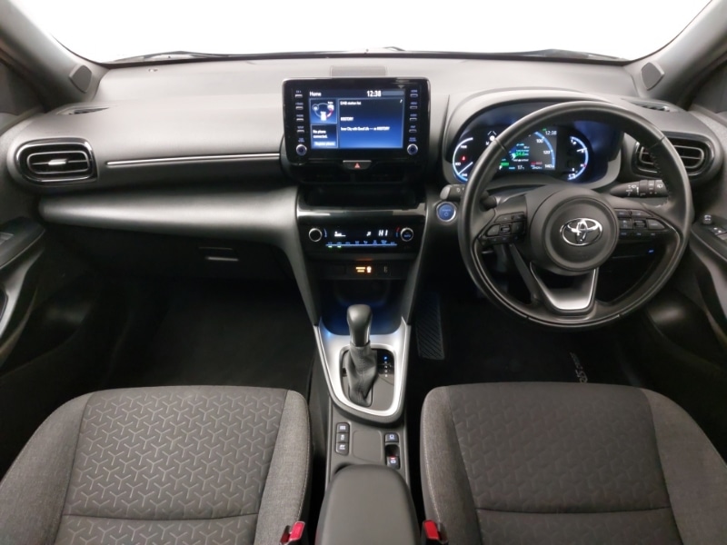 Used Toyota Yaris Cross 2022 for sale - 76392884: Photo 2