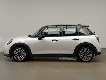 Used MINI Cooper 2024 for sale - 76195269: Photo 4
