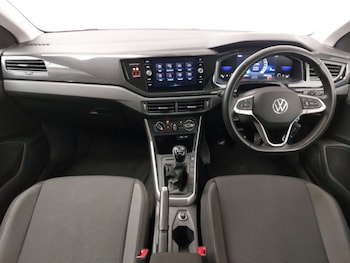 Used Volkswagen Polo 2024 for sale - 77105623: Photo