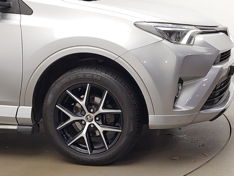 Used Toyota RAV4 2017 for sale - 77751312: Photo 9