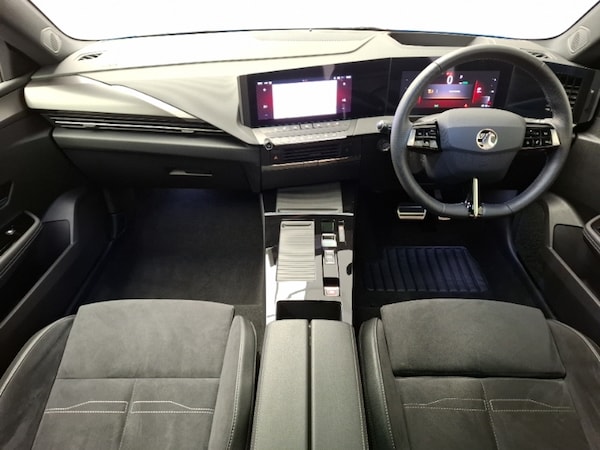 Used Vauxhall Astra 2023 for sale - 75470956: Photo 2