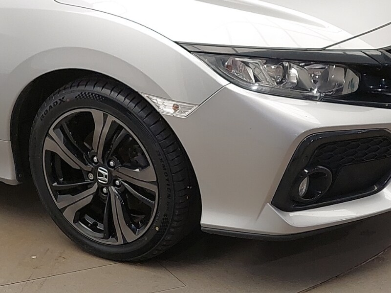 Used Honda Civic 2019 for sale - 77630260: Photo 9