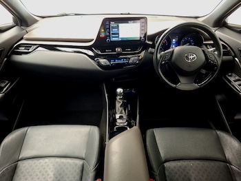 Used Toyota C-HR 2021 for sale - 78268947: Photo