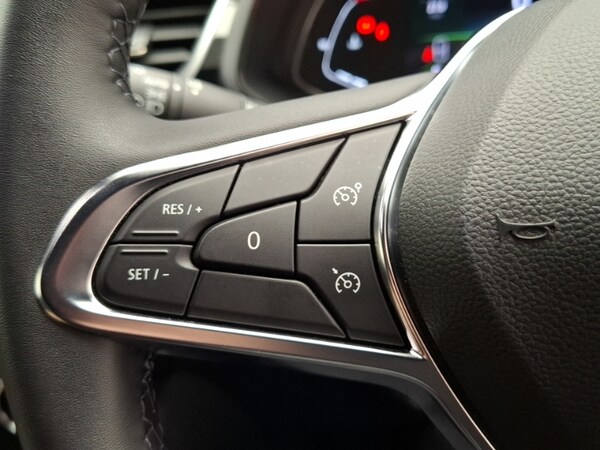 Used Renault Captur 2023 for sale - 76150425: Photo 17