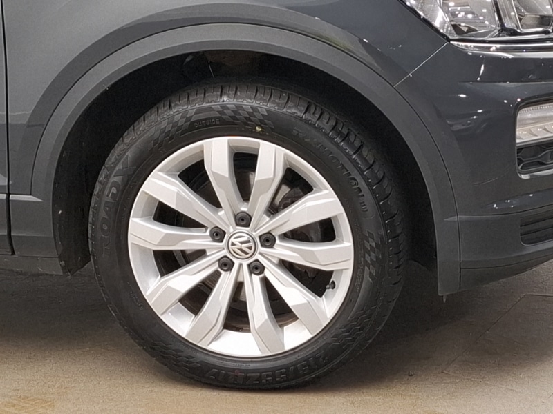 Used Volkswagen T-Roc 2018 for sale - 76589357: Photo 9