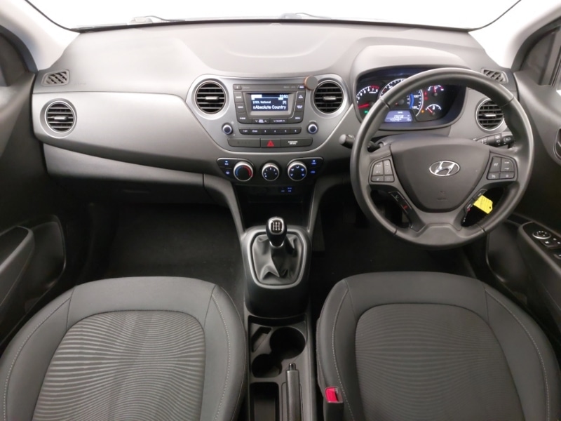 Used Hyundai i10 2019 for sale - 78146865: Photo 2