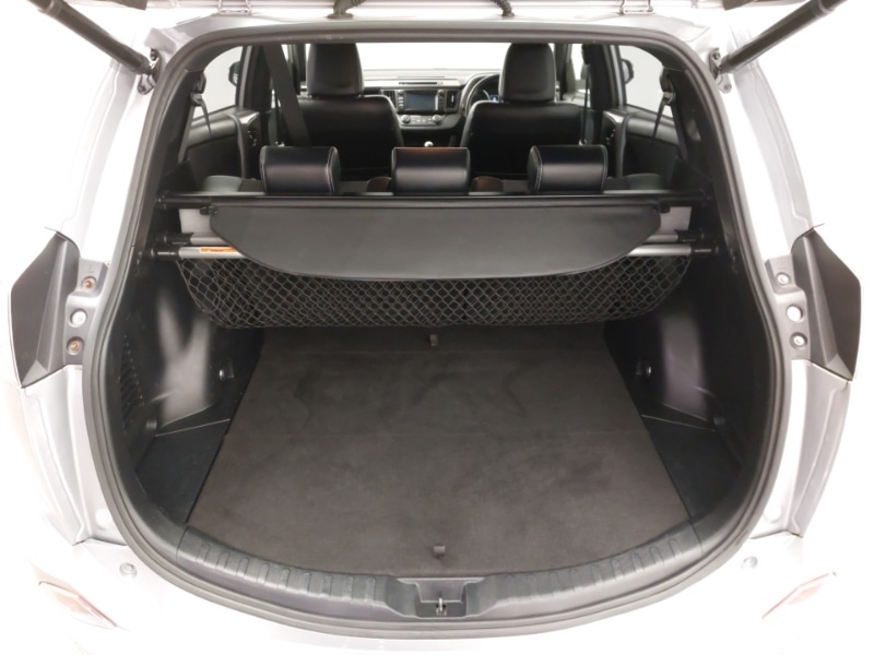 Used Toyota RAV4 2017 for sale - 77832236: Photo 8