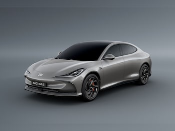 2025 - 553kW Performance 100kWh 5dr Auto