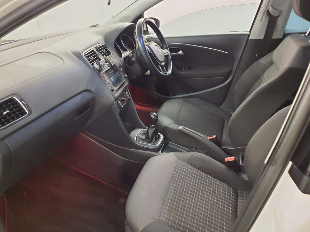 Used Volkswagen Polo 2015 for sale - 77212912: Photo 9