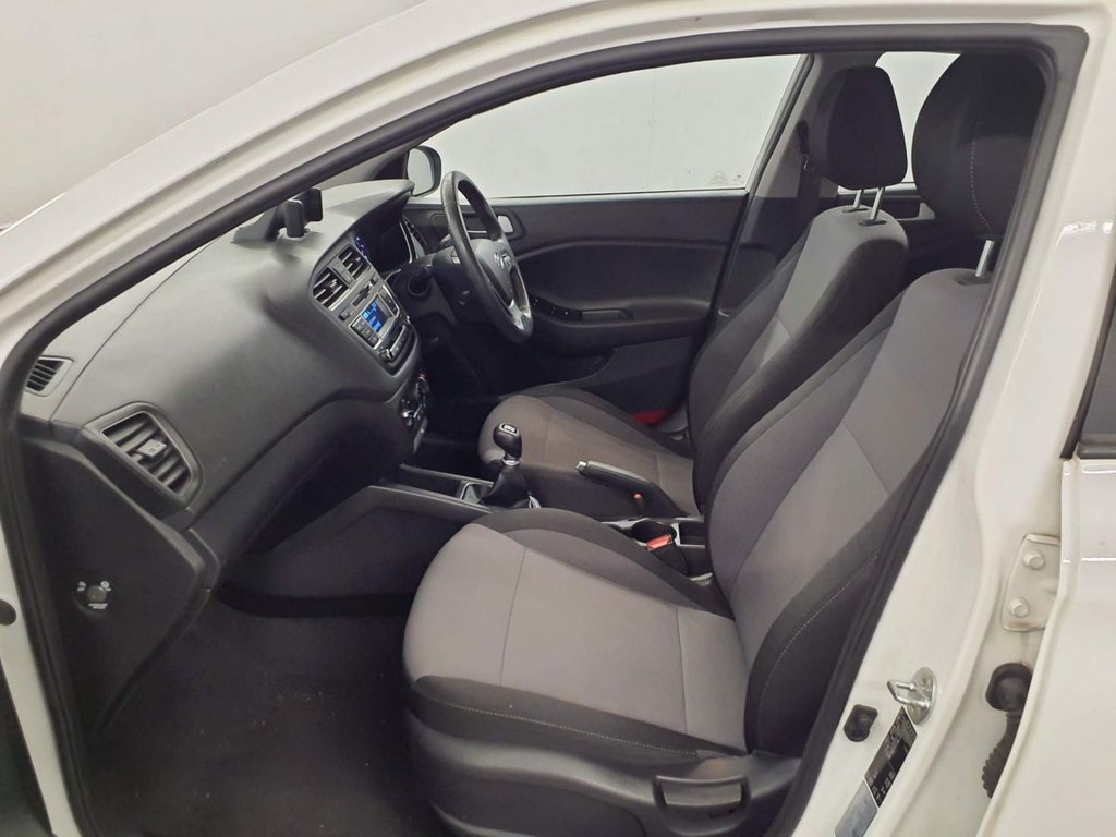 Used Hyundai i20 2017 for sale - 78017695: Photo 9