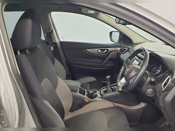 Used Nissan Qashqai 2017 for sale - 77821084: Photo