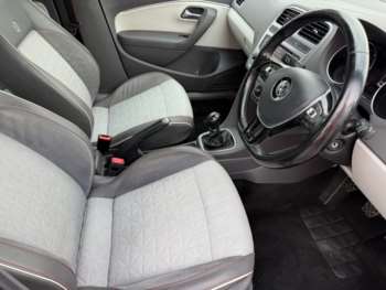Used Volkswagen Polo 2017 for sale - 75242420: Photo