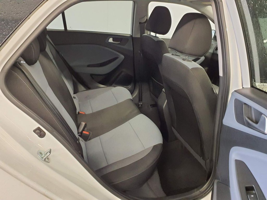 Used Hyundai i20 2015 for sale - 76202923: Photo 10