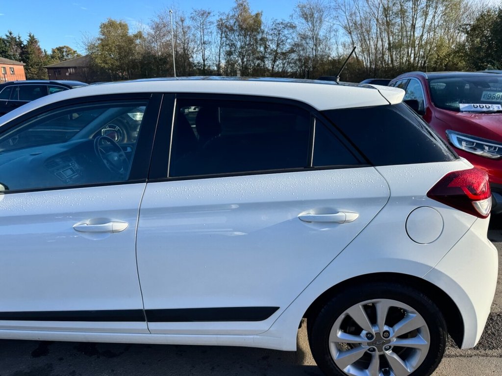 Used Hyundai i20 2015 for sale - 76202923: Photo 32