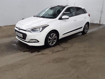 Used Hyundai i20 2015 for sale - 76202923: Photo