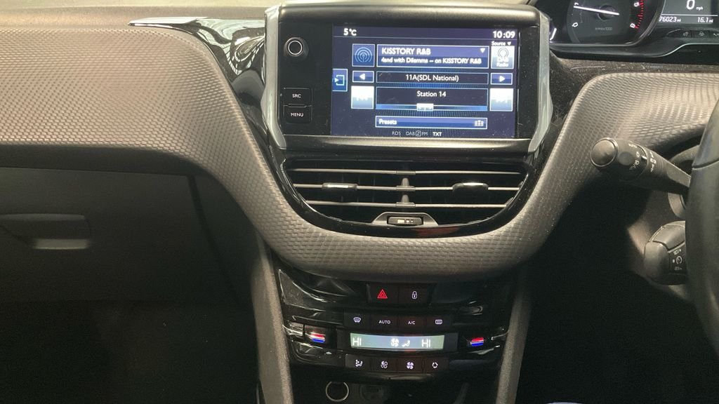 Used Peugeot 2008 2016 for sale - 77452251: Photo 8